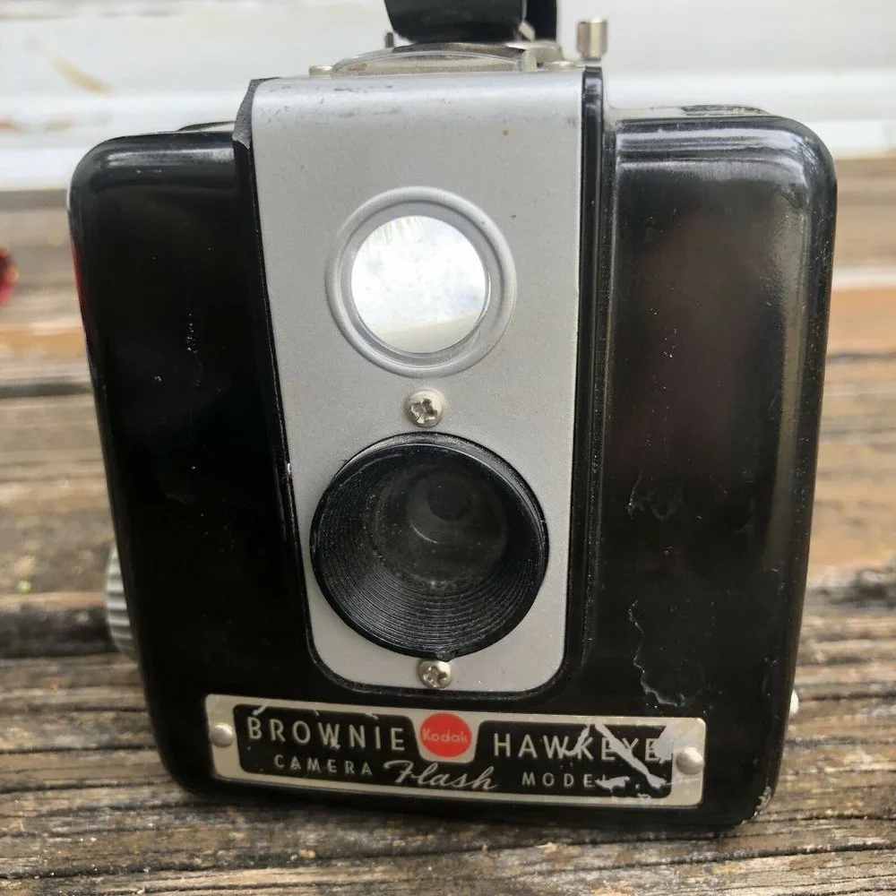 Kodak Brownie Hawkeye Camera Flash Model Black Silver Bakelite Vintage 50s